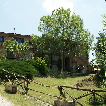 Сasa de vacaciones Agriturismo Il Palazzo Tre Costacciaro